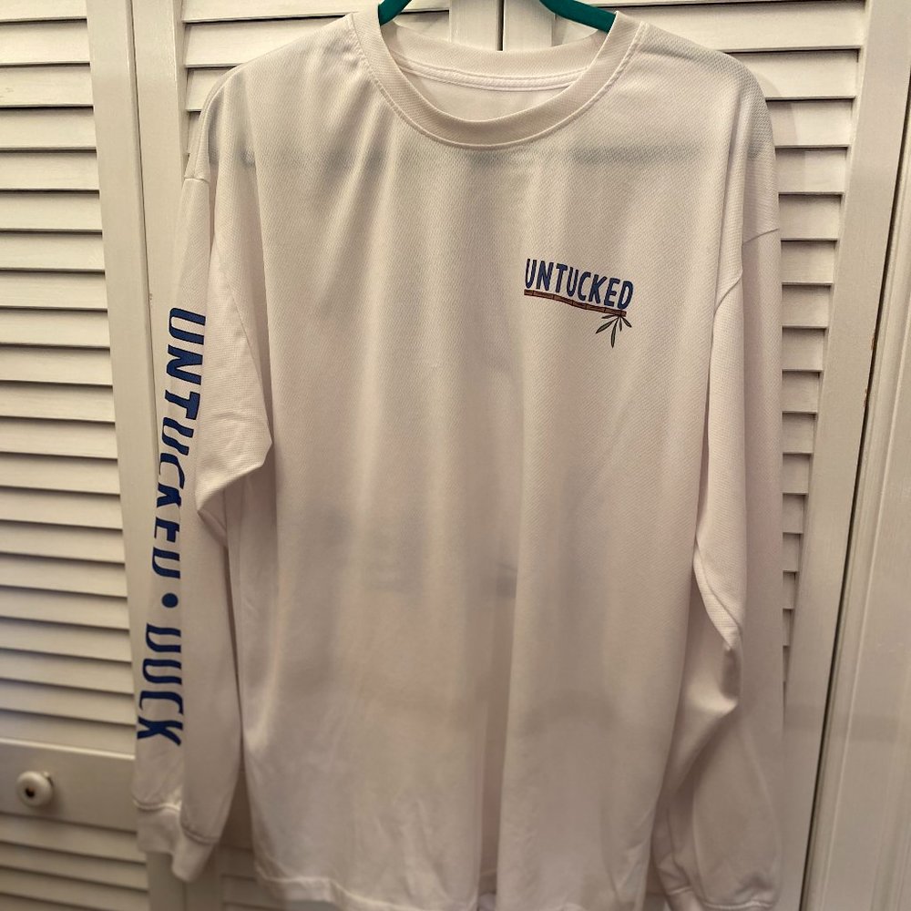 Untucked men tshirt long sleeves, Large